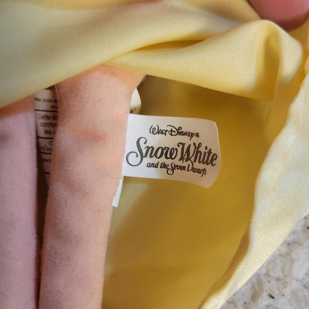 The Disney Store Princess Snow White 10
